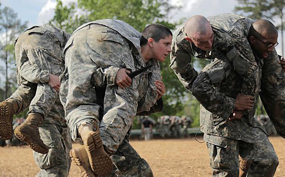 22-women-to-join-army-s-infantry-armor-branches-as-officers-stars